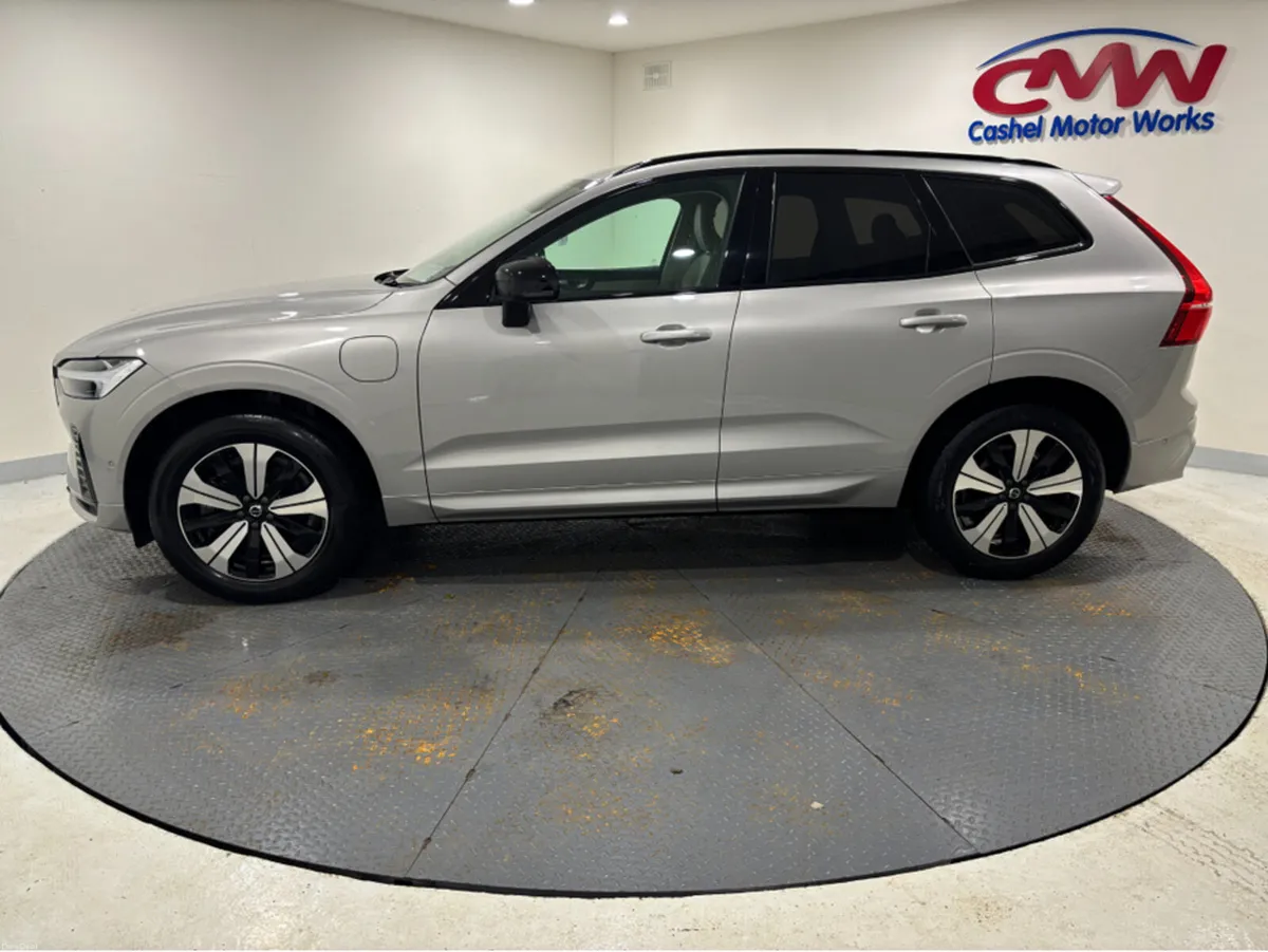 Volvo XC60 PLUS T6 RECHARGE AWD**FULL LEATHER**PAN - Image 4