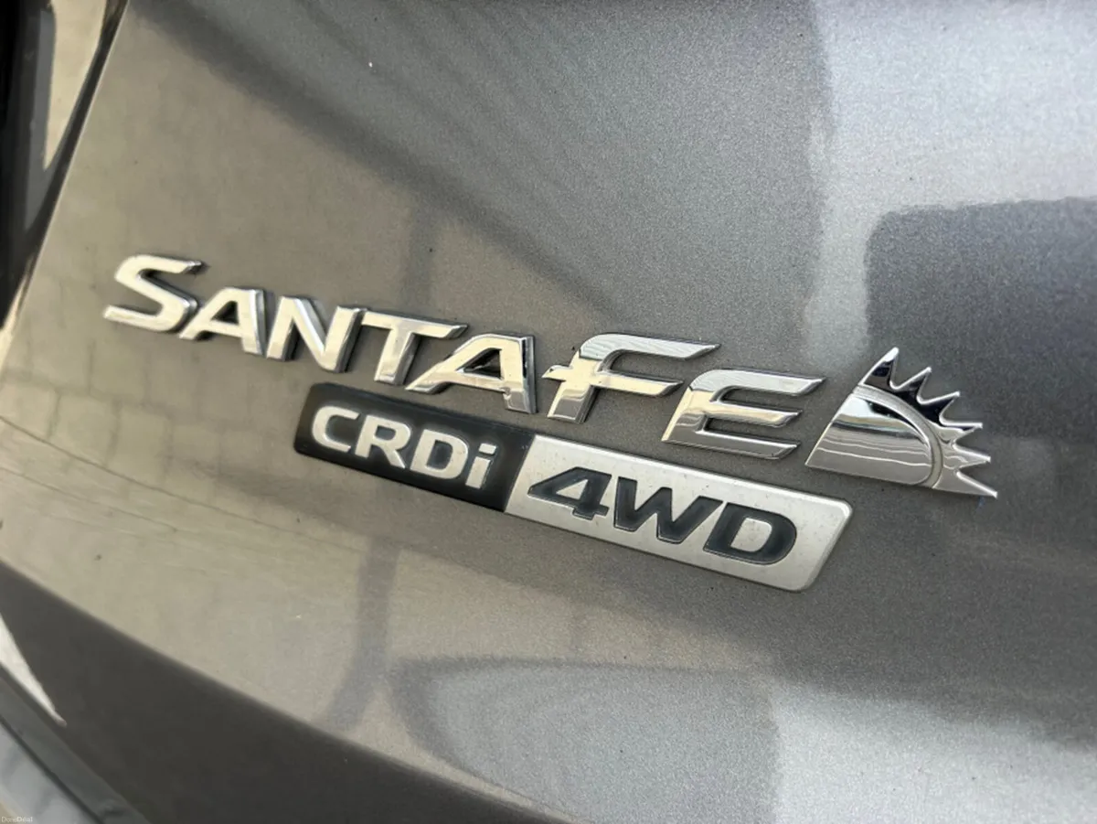 Hyundai Santa Fe 4WD EXECUTIVE ** FOUR WHEEL DRIVE - Image 3