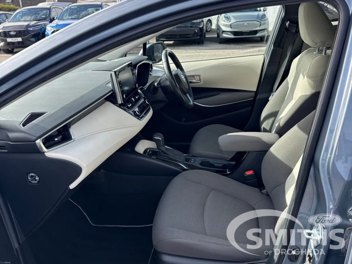 Toyota Corolla LUNA SPORT *AUTO* - Image 3