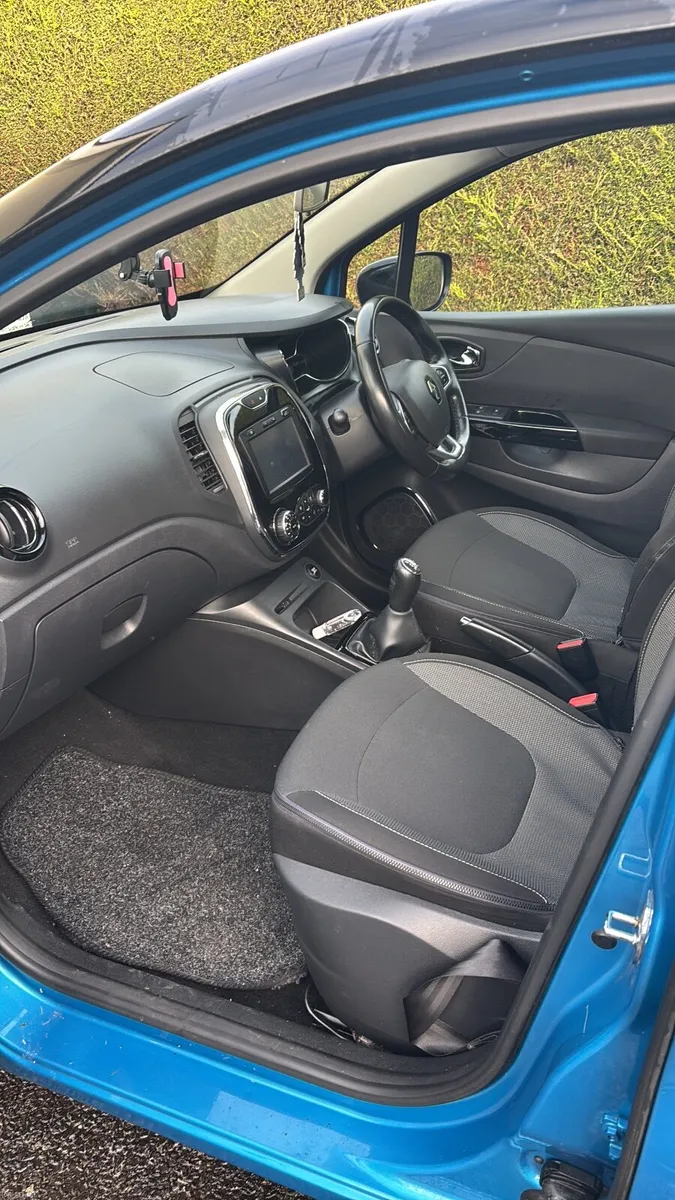 Renault Captur 2017 - Image 1