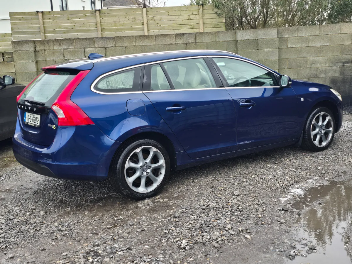 Volvo V60 2012 diesel ocean race edition €3650 - Image 3