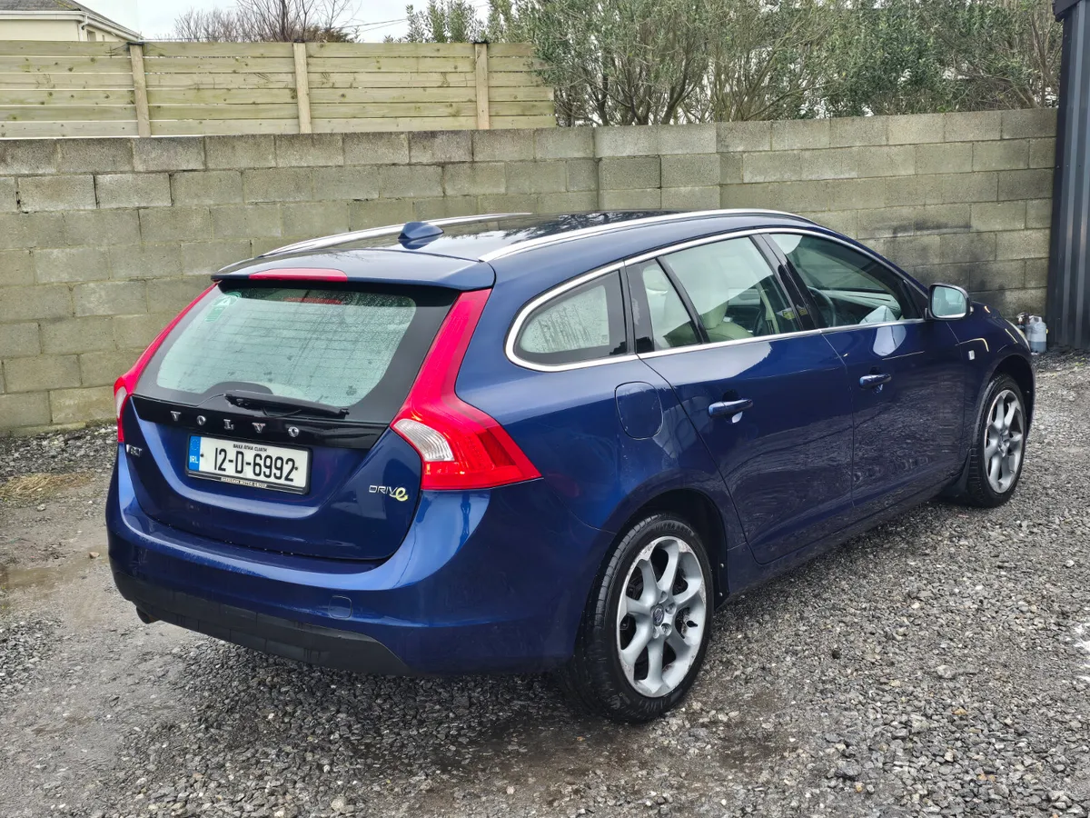 Volvo V60 2012 diesel ocean race edition €3650 - Image 2
