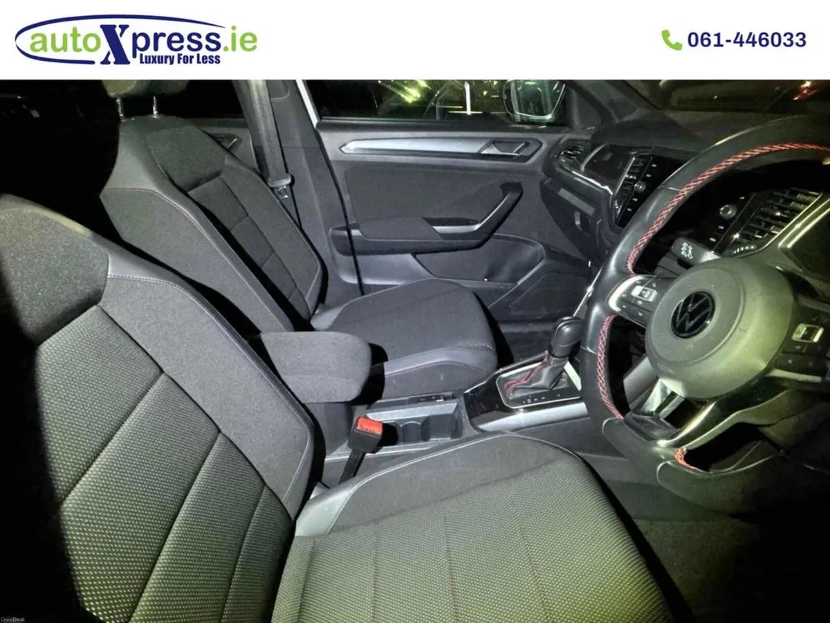 Volkswagen T-Roc 2.0 SPORT TDI, Low mileage, Roof - Image 2