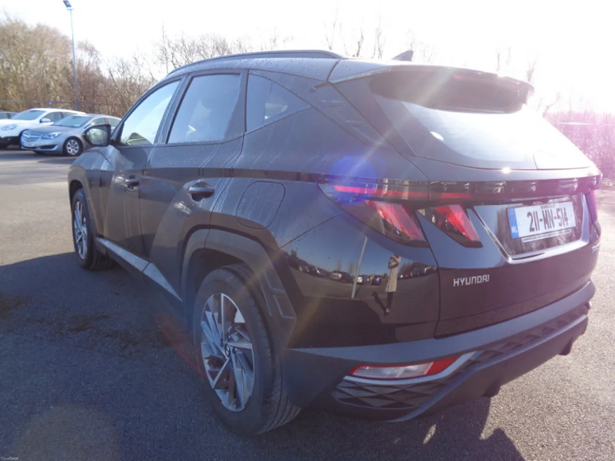 Hyundai Tucson ix35 Executive TWO Tone Roof 5DR - Image 3