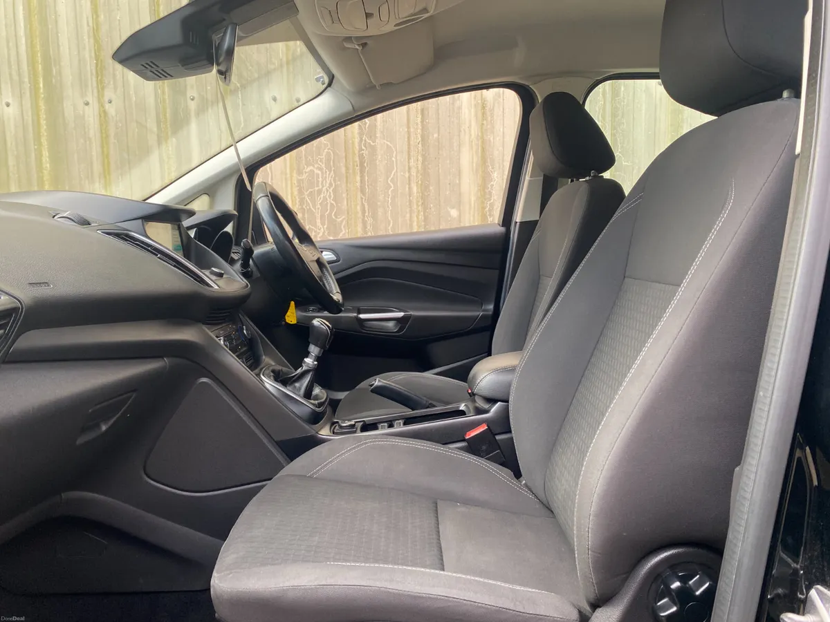 Ford C-Max 2017//SAT NAV///FINANCE AVAILABLE, - Image 4