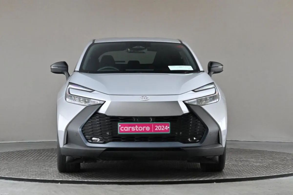 Toyota C-HR 2.0 DESIGN PHEV **SAT NAV**REVERSE CAM - Image 2