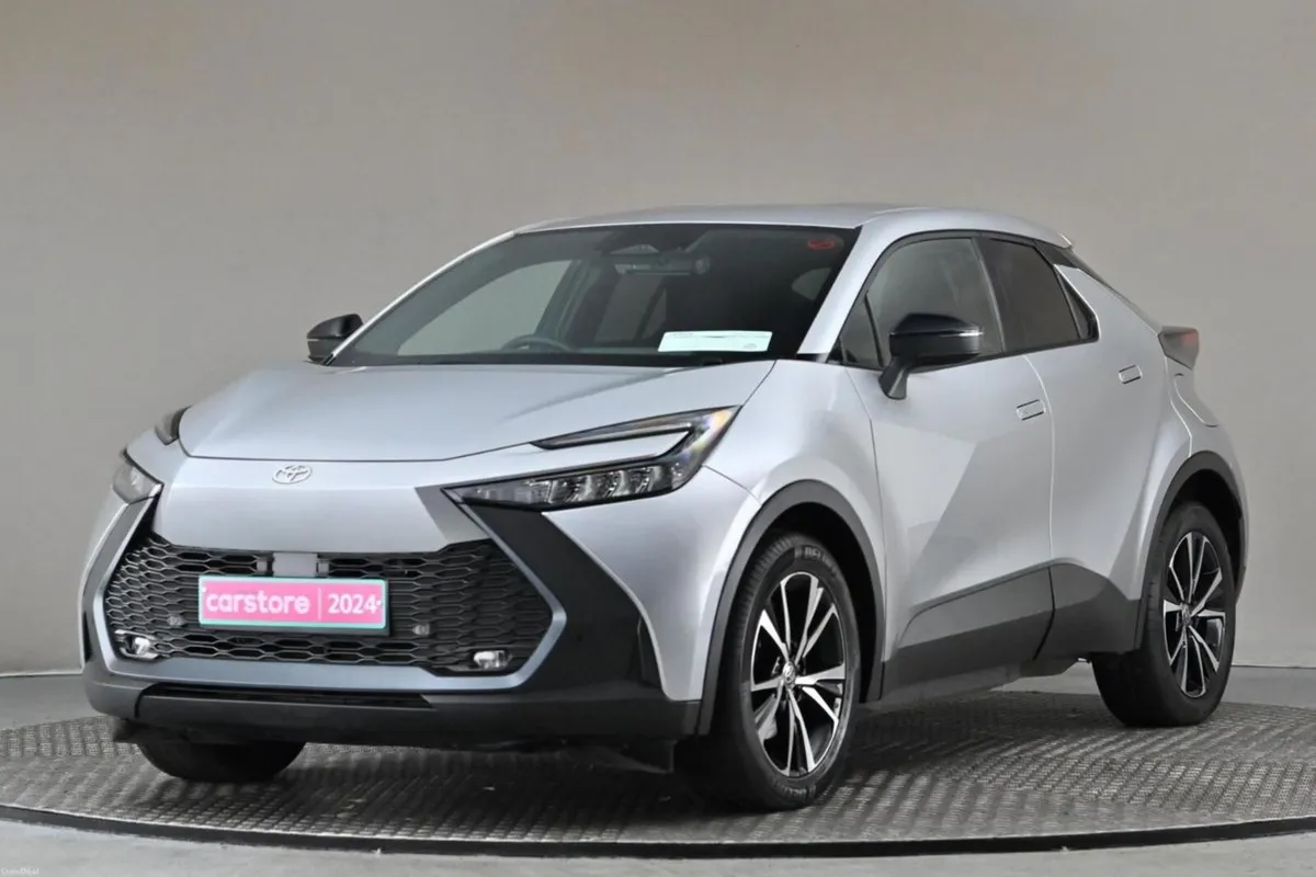Toyota C-HR 2.0 DESIGN PHEV **SAT NAV**REVERSE CAM - Image 3