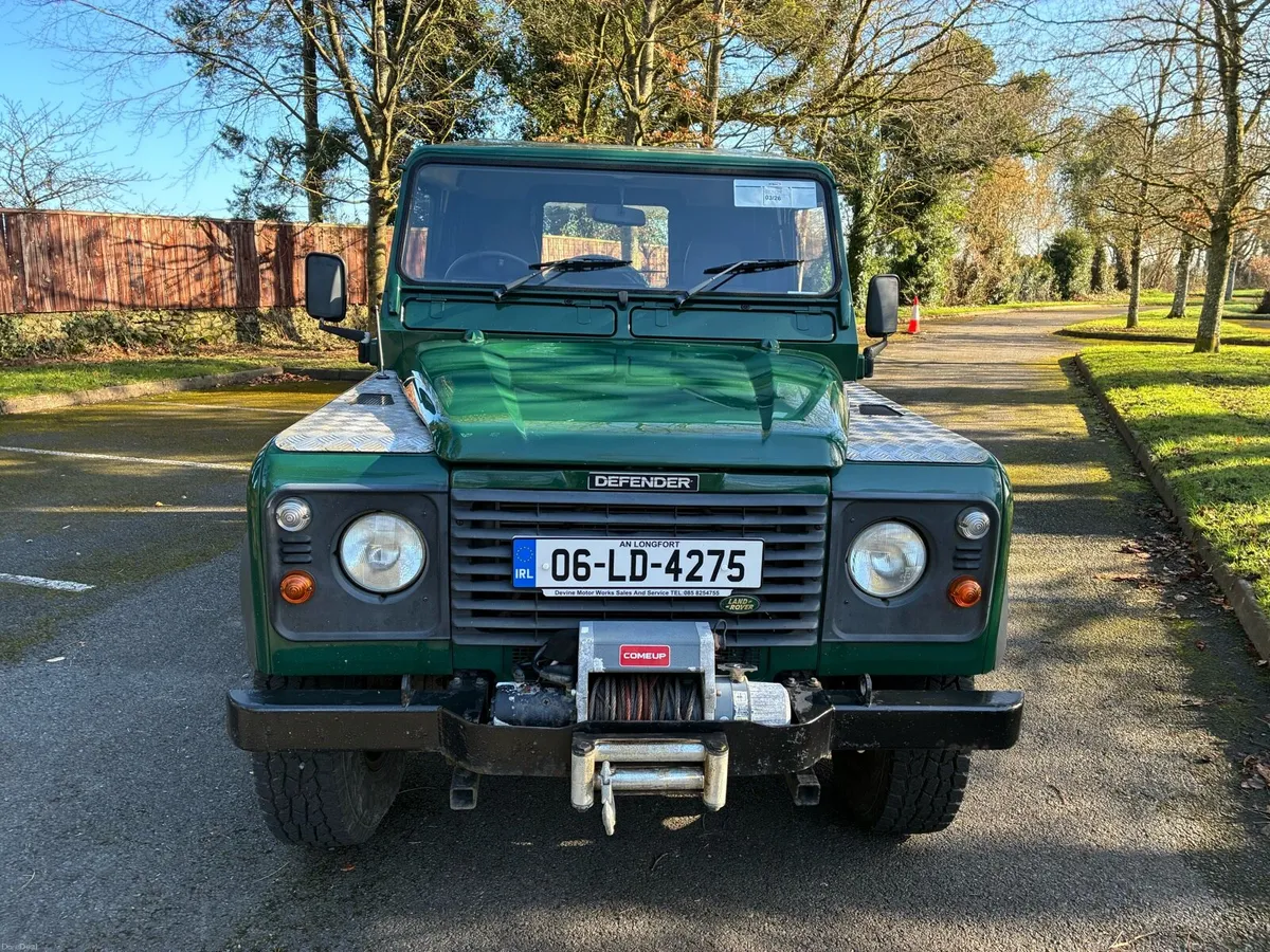 Land Rover Defender 90 - Image 2