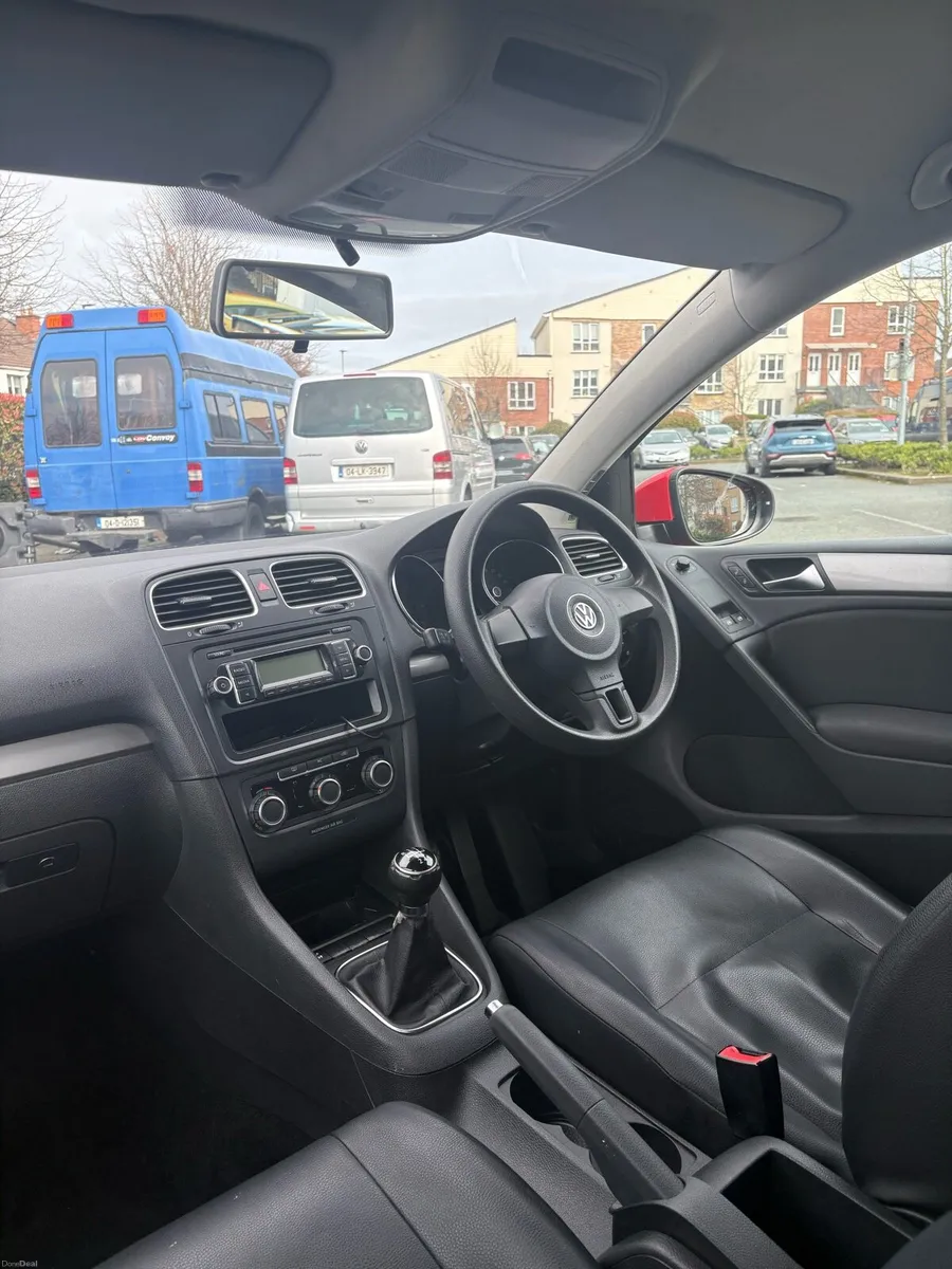 Volkswagen Golf 2010 - Image 2