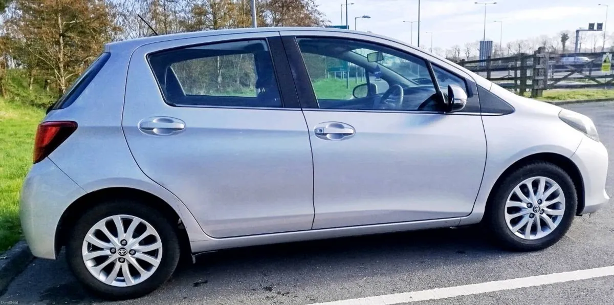 2015 Toyota Yaris Sol 1.0 VVTI 5door - Image 2