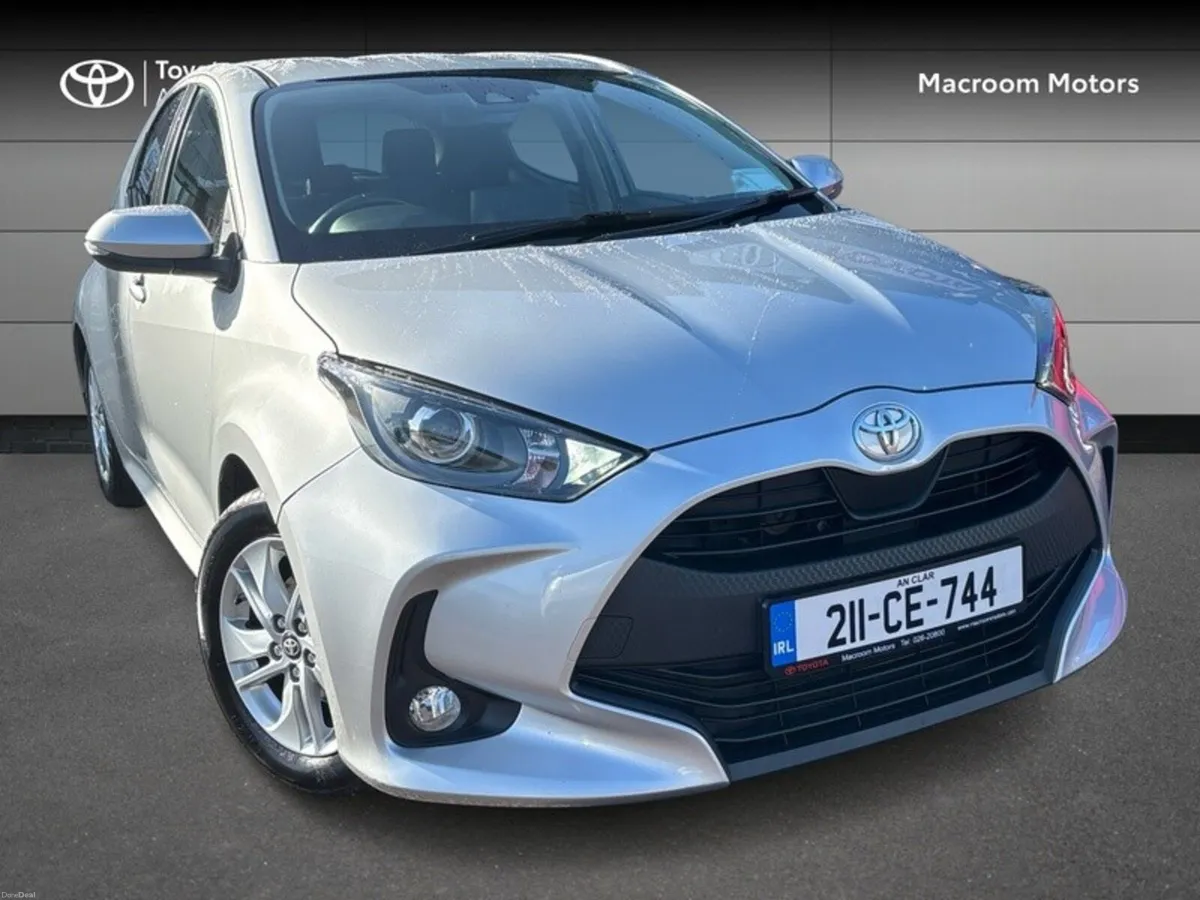 Toyota Yaris 1.0 LUNA 4DR - Image 1
