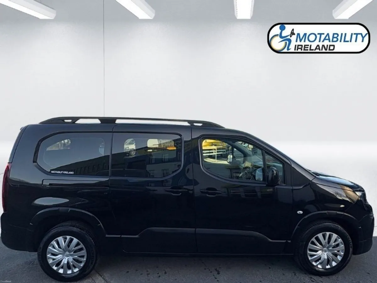 Peugeot Rifter Wheelchair Accessible - Image 3