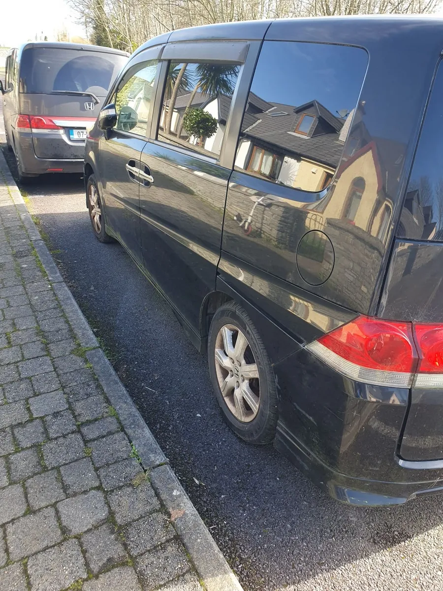 Honda Stepwagon 2005 - Image 1