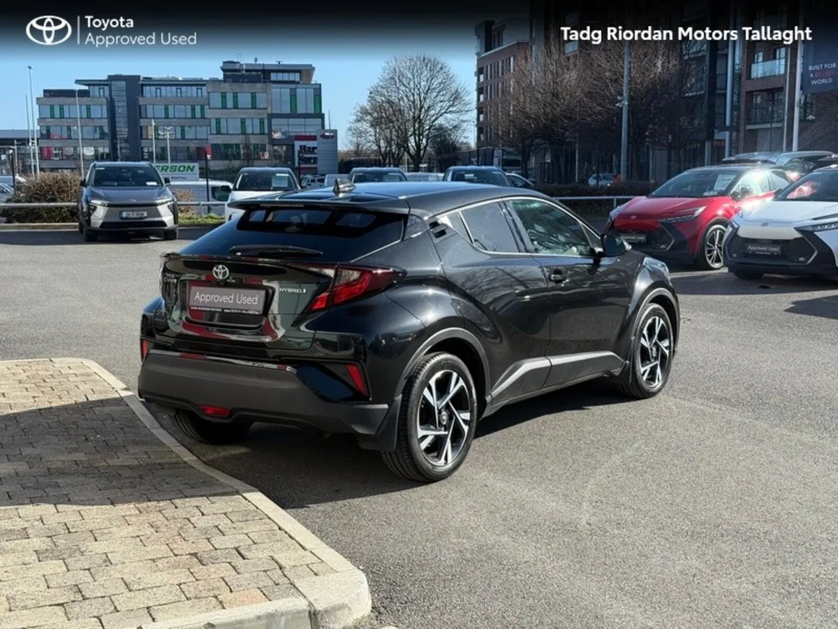 Toyota C-HR SPORT HYBRID - Image 2