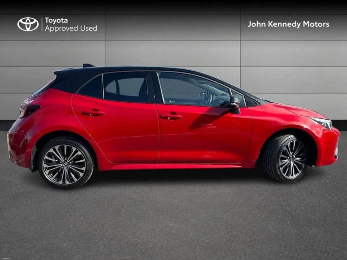 Toyota Corolla LUNA SPORT HB 4DR AUTO - Image 3