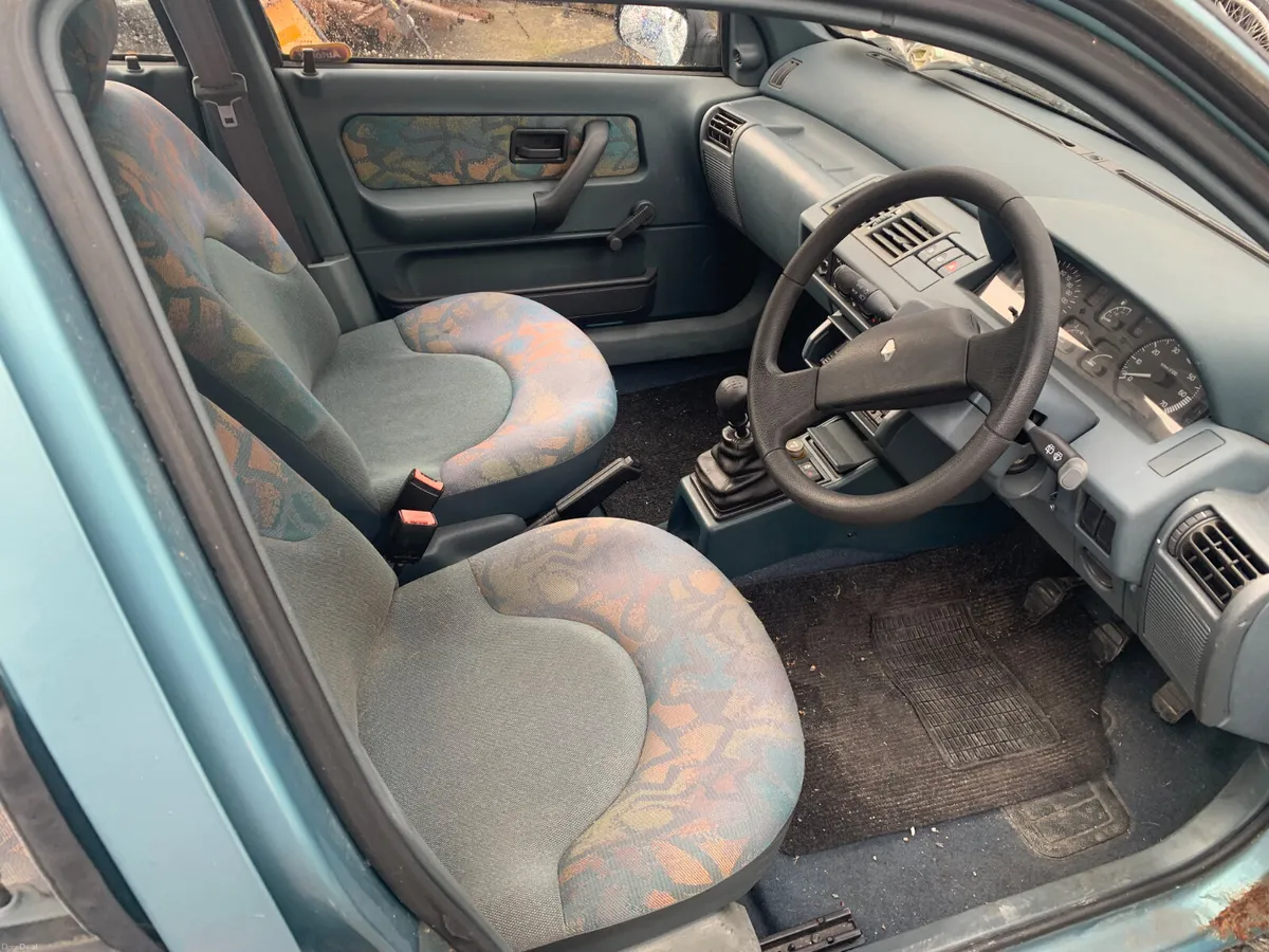 Renault Clio 1995  vintage - Image 3