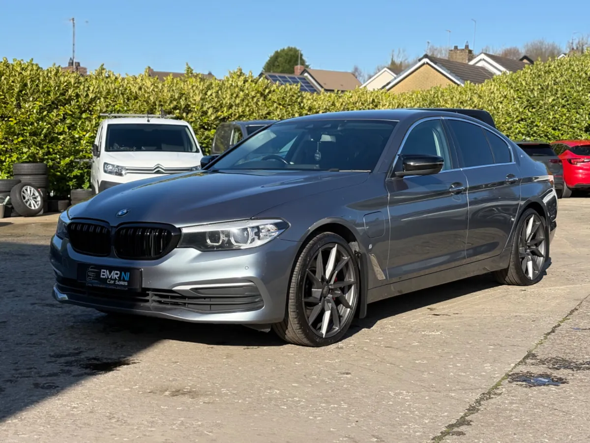 2018 BMW 530E AUTO HYBRID - Image 3