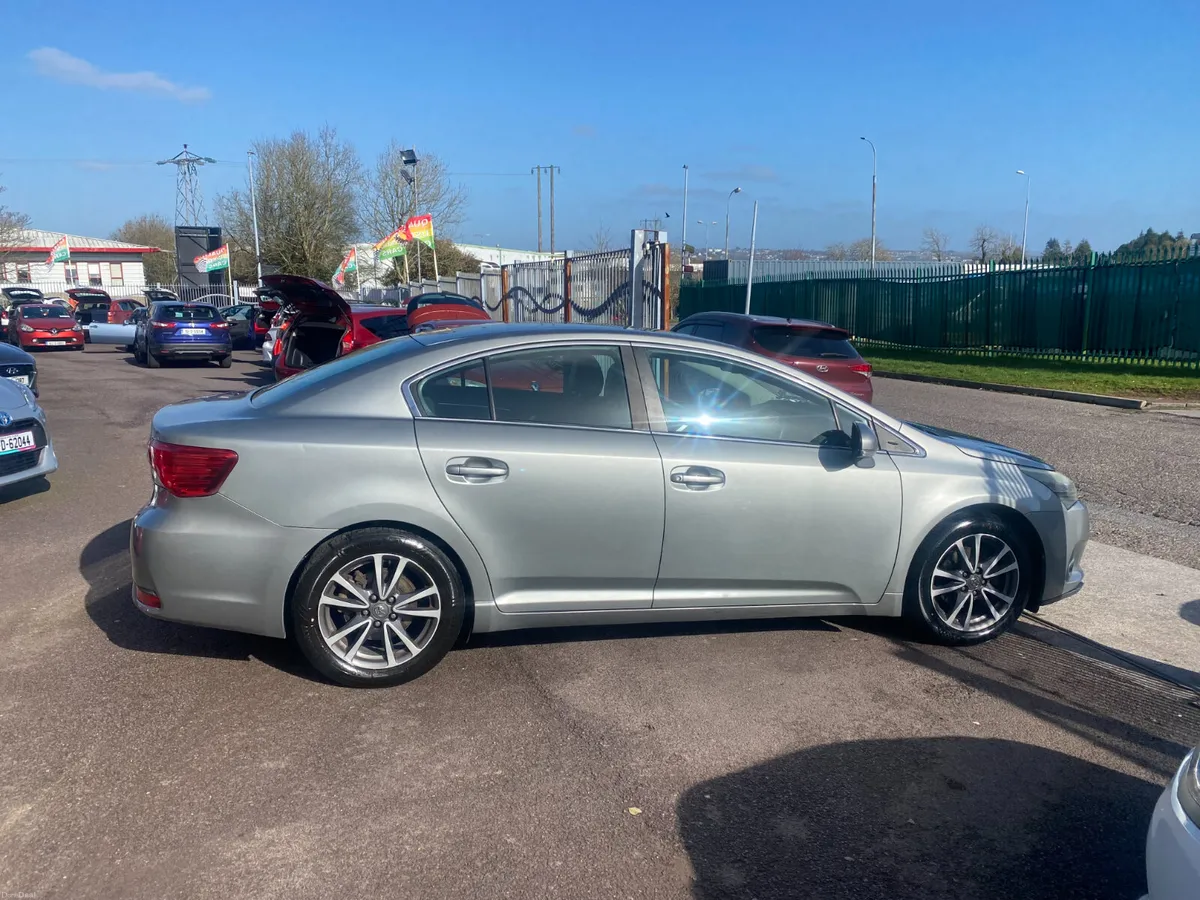 Toyota Avensis 2012 2.0 D4D ENGINE - Image 3