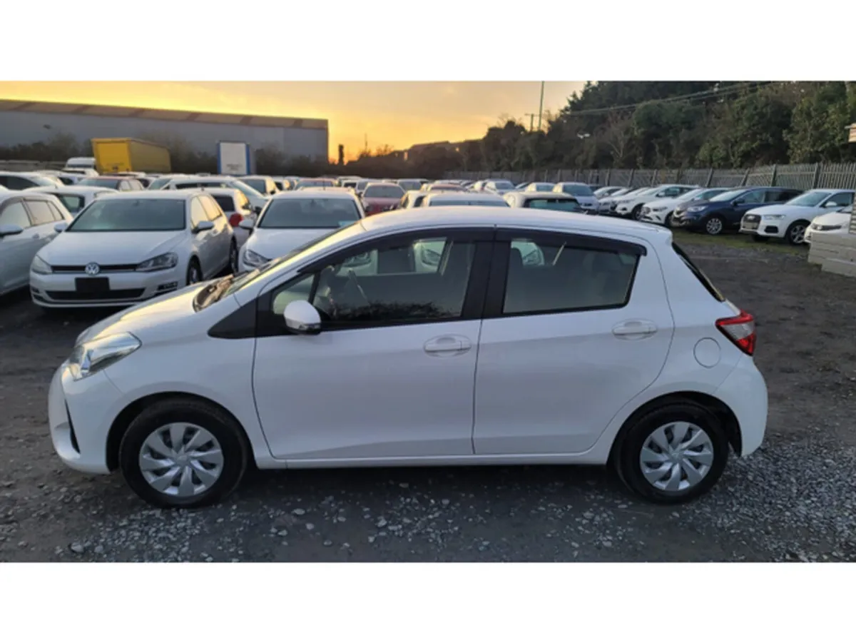 Toyota Vitz /Yaris 1.0 Petrol - Automatic - Low Mi - Image 4