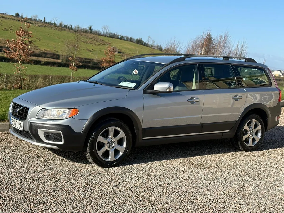 2009 Volvo XC70 2.4 D5 AWD - Image 2