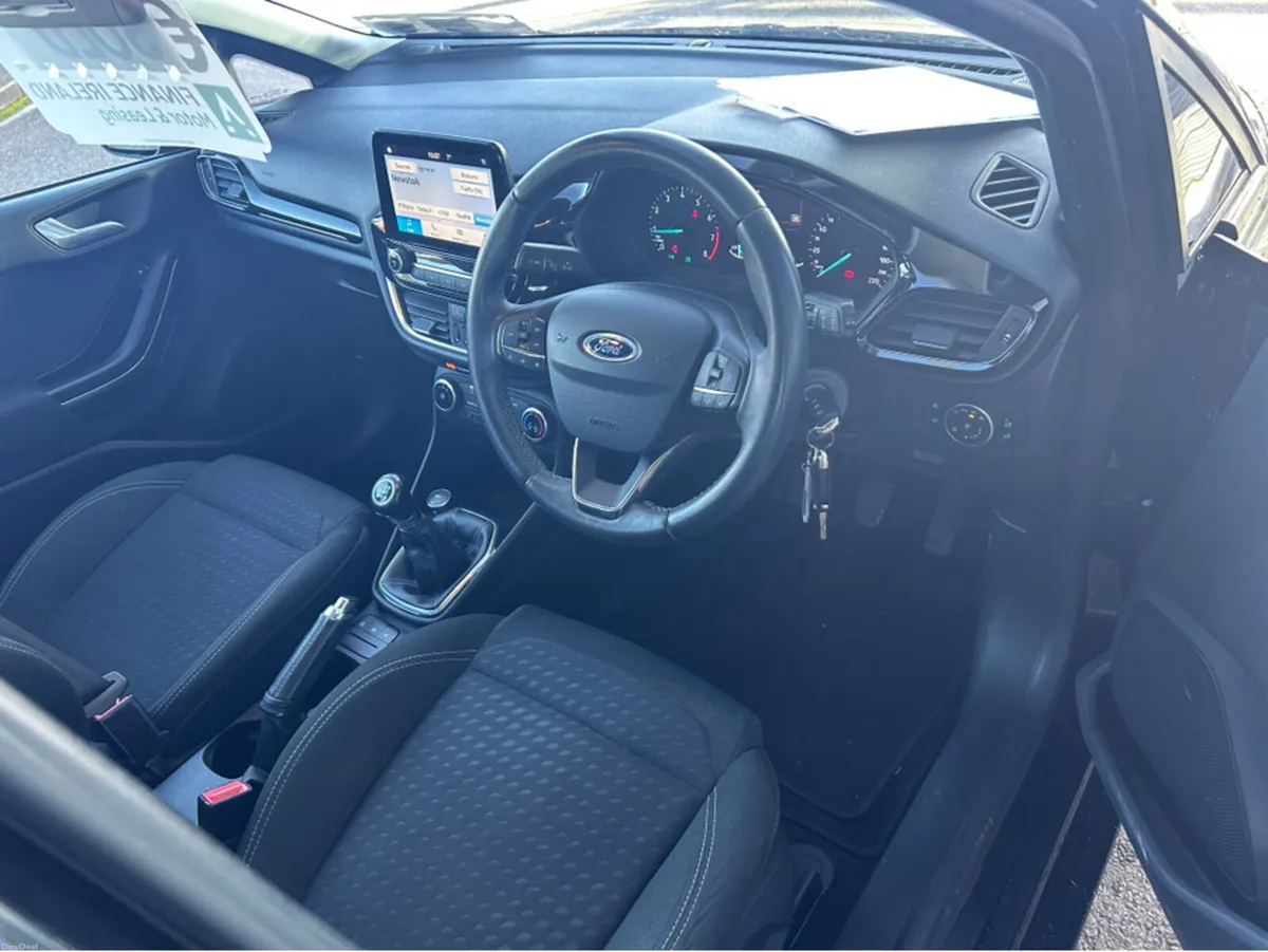 Ford Fiesta TITANIUM 1.10 85PS 5SPEED 4DR - Image 3