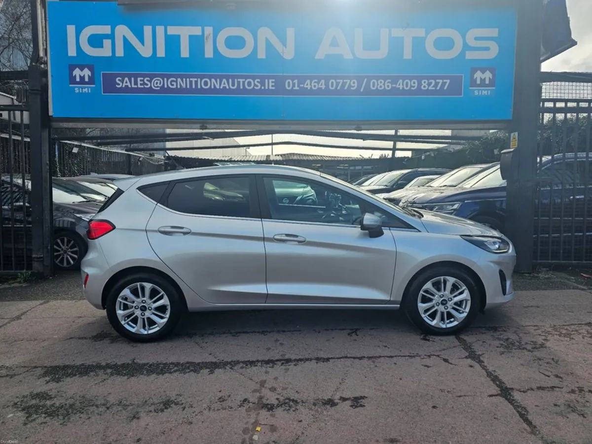 Ford Fiesta 1.0 PETROL, TITANIUM MODEL, LOW MILEAG - Image 2