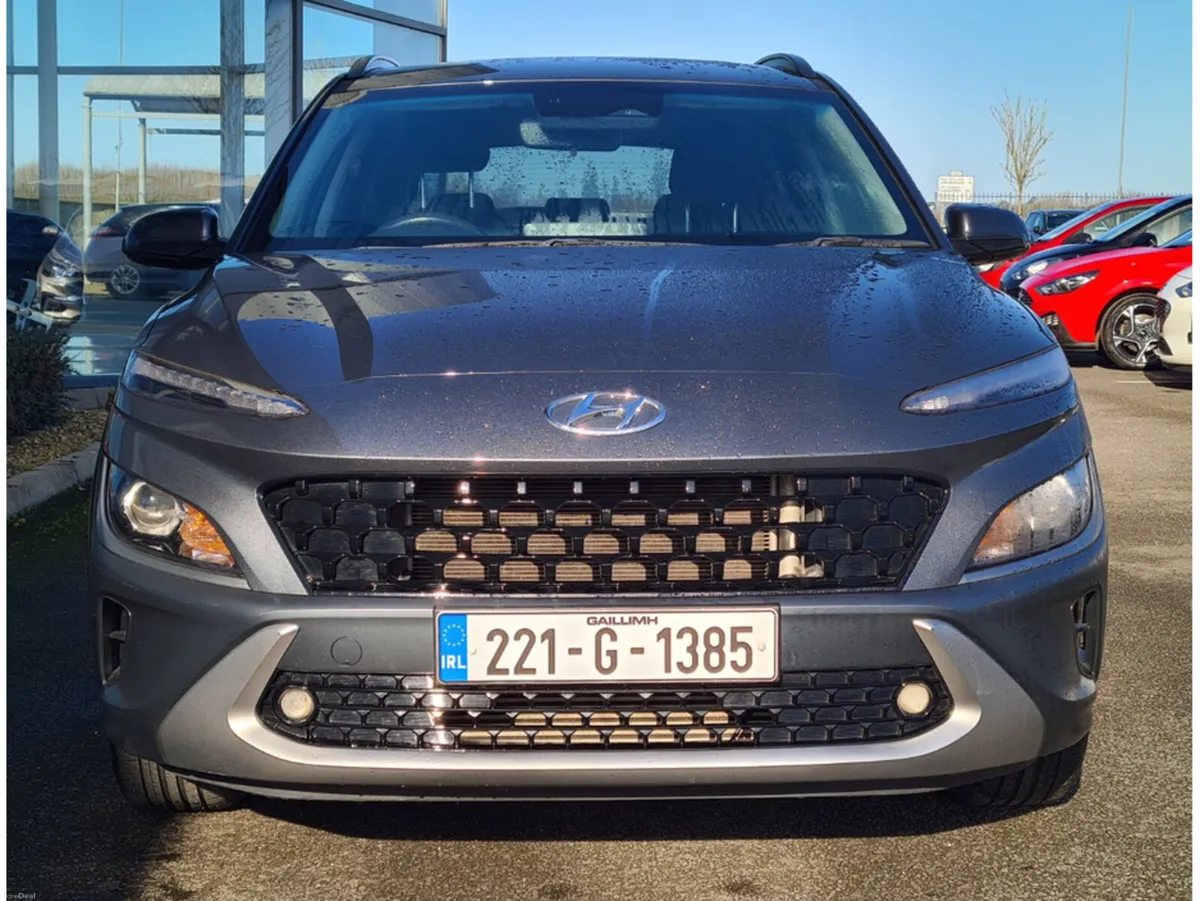 Hyundai KONA KAUAI EXECUTIVE 5DR PETROL - Image 2