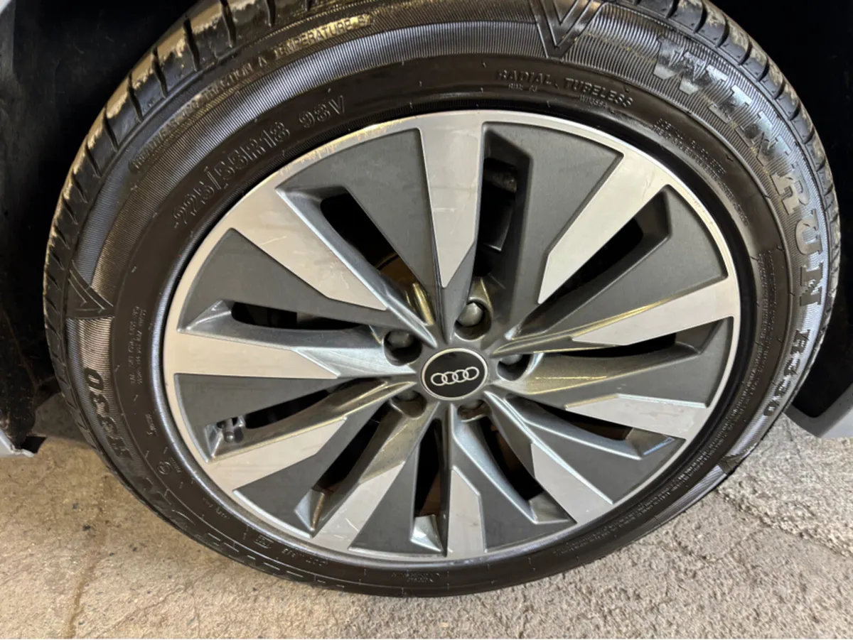 Audi A6 LIMOUSINE 40 TDI SE 5DR AUTO - Image 2