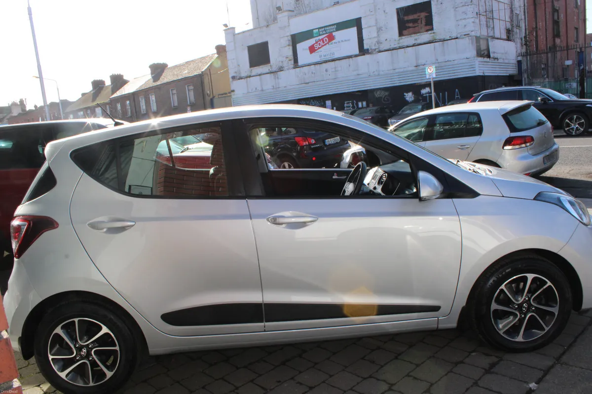 Hyundai i10 1.0 DELUXE *1 OWNER*FSH* LOW KMS* 2017 - Image 3