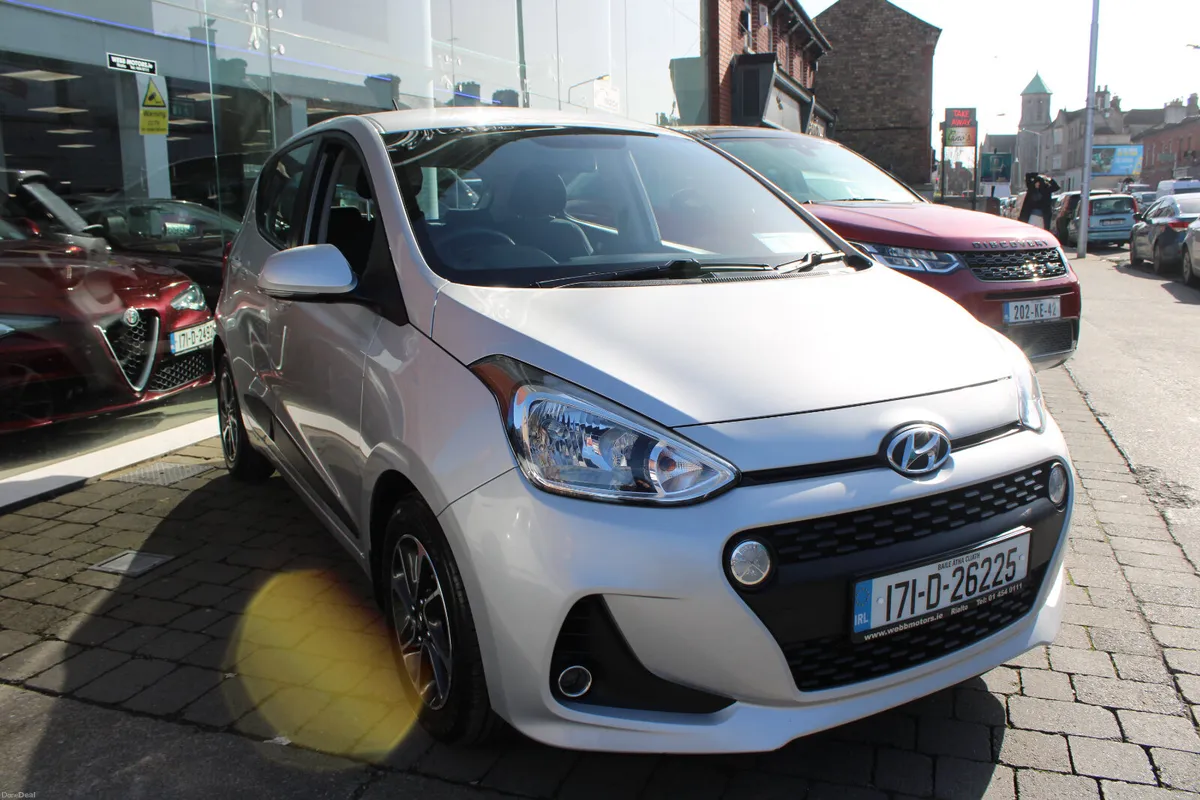 Hyundai i10 1.0 DELUXE *1 OWNER*FSH* LOW KMS* 2017 - Image 1