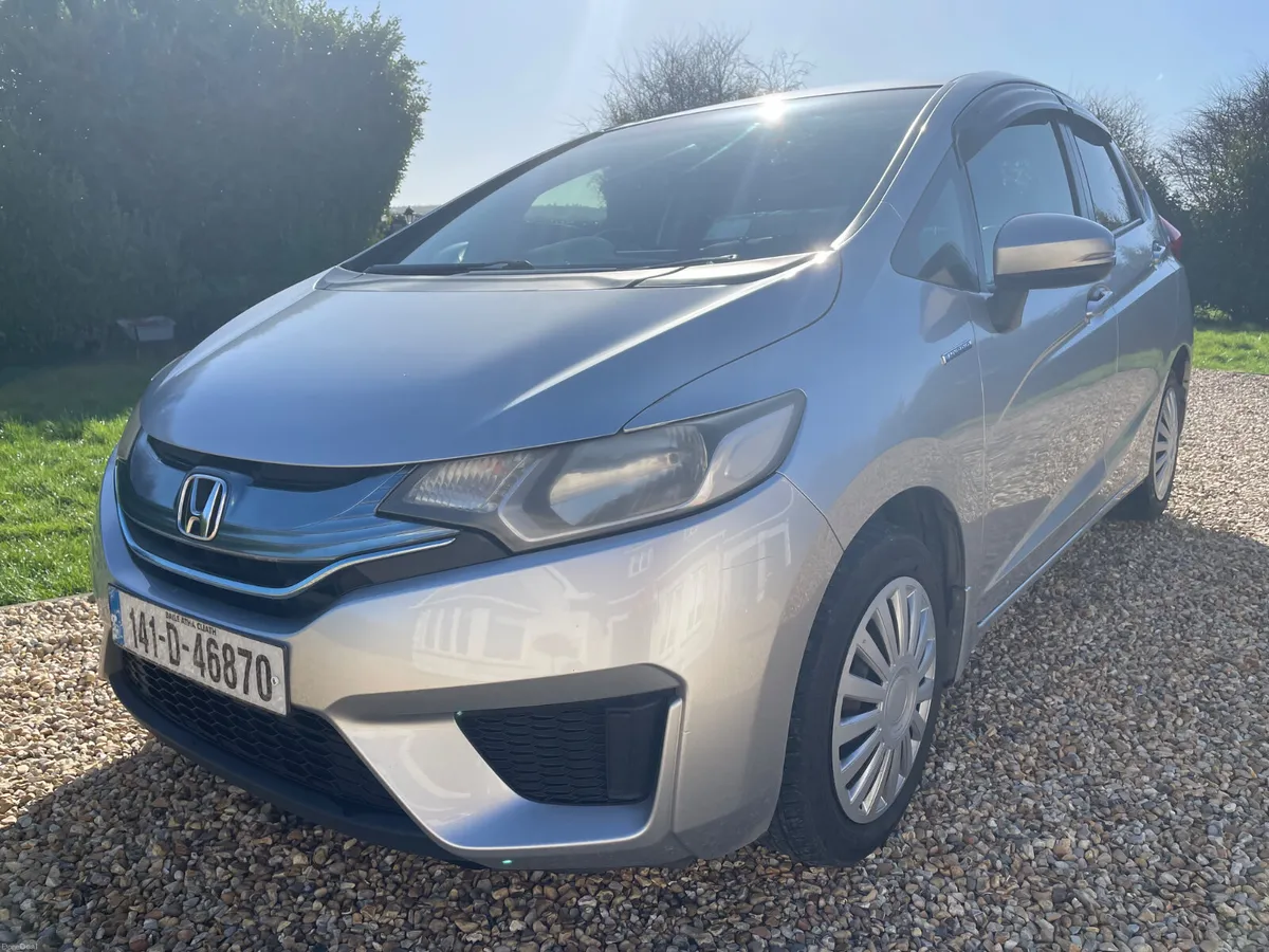 Honda Fit 2014 Hybrid Auto - Image 2