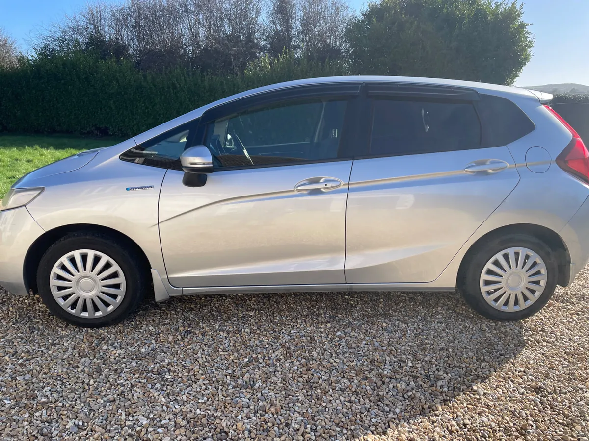 Honda Fit 2014 Hybrid Auto - Image 3