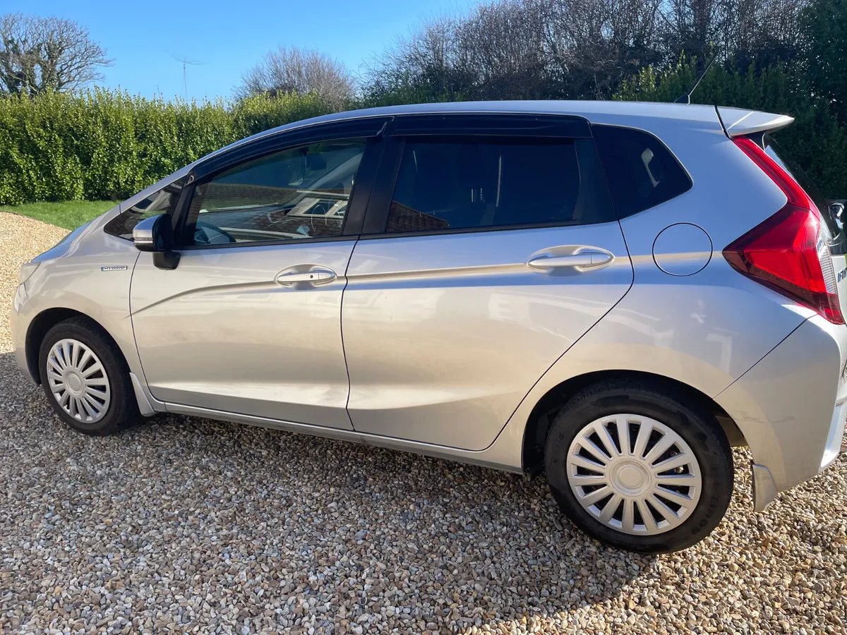 Honda Fit 2014 Hybrid Auto - Image 4