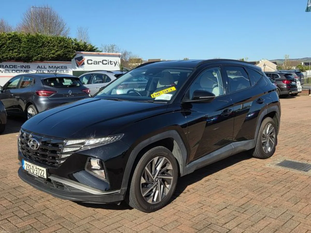 Hyundai Tucson ix35 Executive 5DR - Image 2
