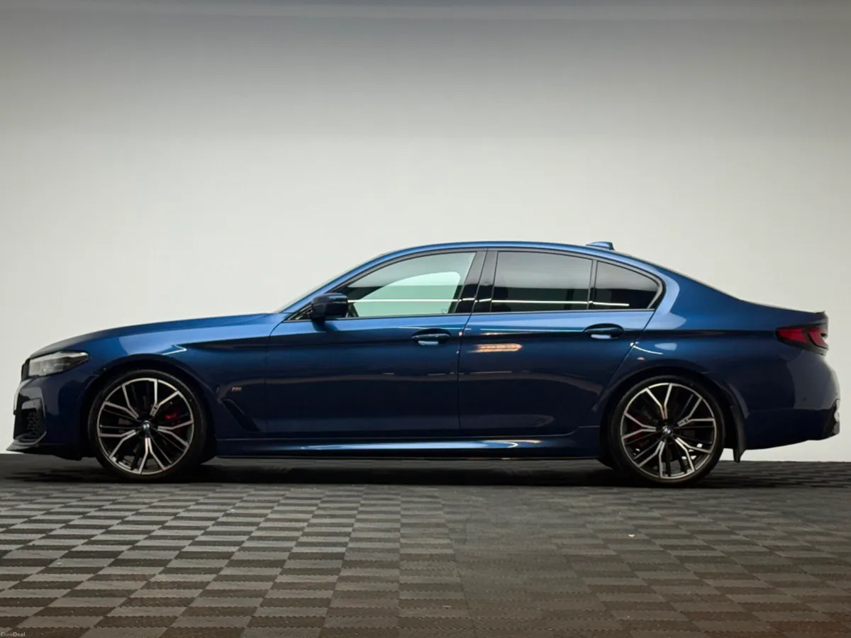 BMW 5-Series 520D M SPORT - Image 4
