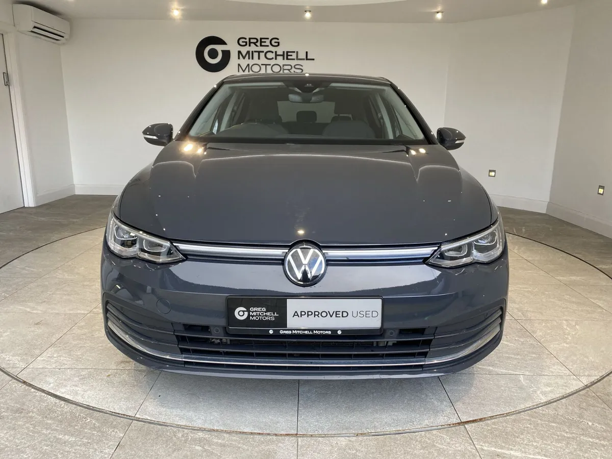 Volkswagen Golf 2023 - Image 2
