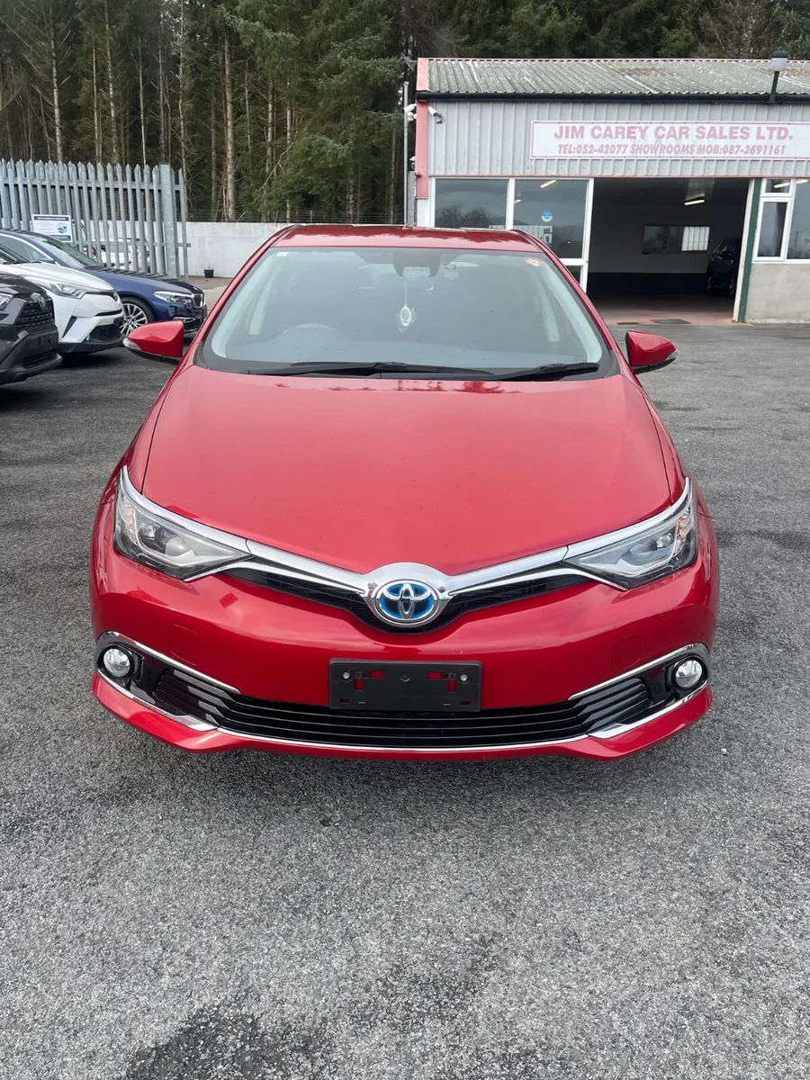 Toyota Auris 2017-1 - Image 2