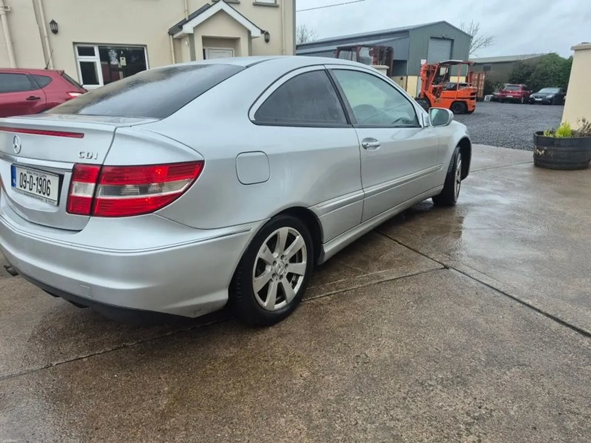 2009 Mercedes-benz C-class  ( 2500e) - Image 2