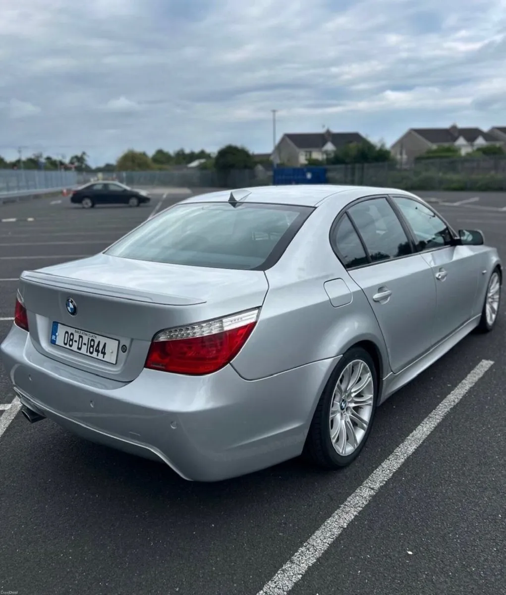 BMW 5-Series 2008 - Image 2