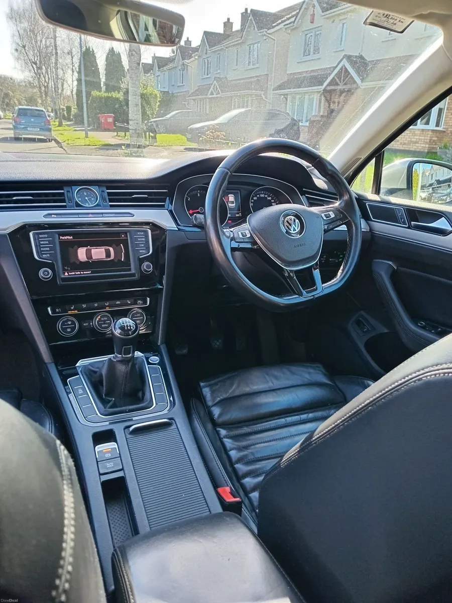 Volkswagen Passat 2016 - Image 4
