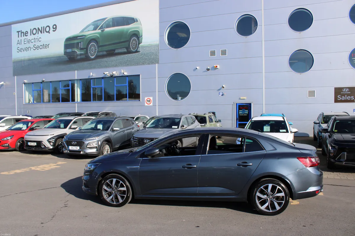 Renault Megane 2018 - Image 2