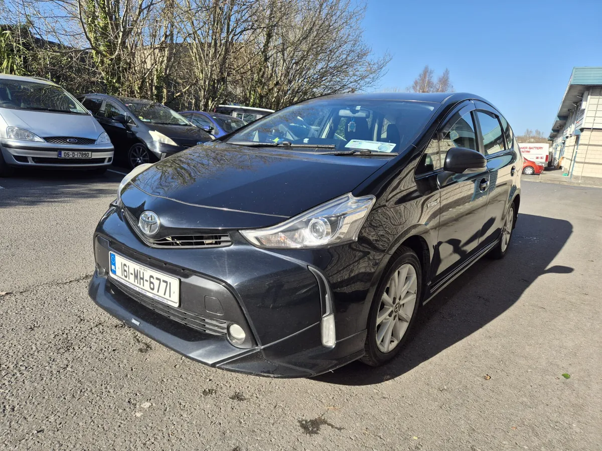 TOYOTA PRIUS ALPHA 2016/1.8 HYBRID/7 SEATER/AUTO - Image 1