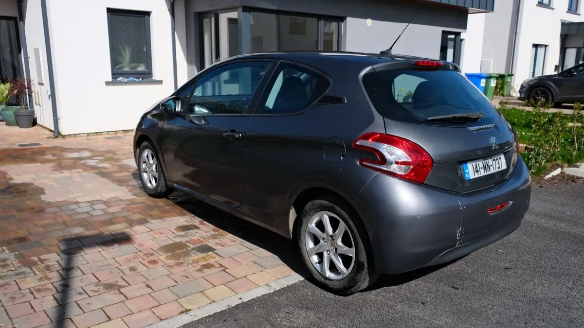 Peugeot 208 2014 - Image 4