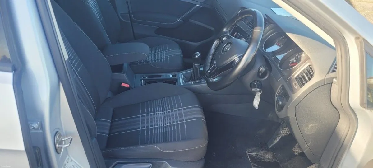 Volkswagen Golf LOUNGE 1.6 TDI 110BHP*SUNROOF*NCT - Image 3