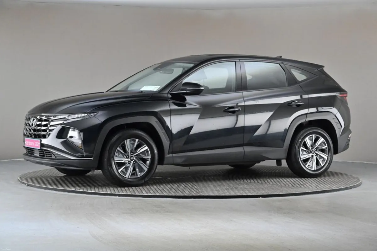 Hyundai Tucson 1.6CRDI 6SPD COMFORT PLUS **CAR PLA - Image 4