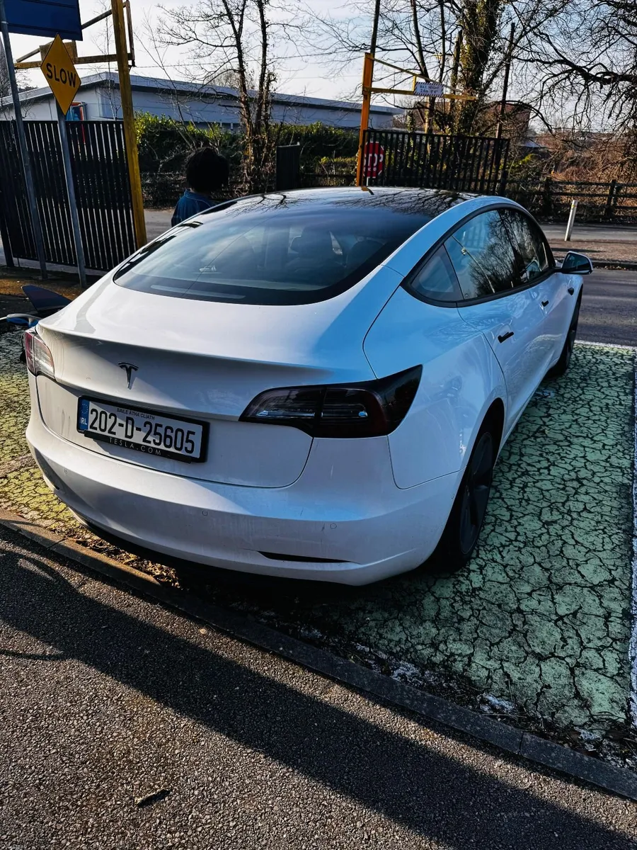 Tesla Model 3 2020 - Image 3