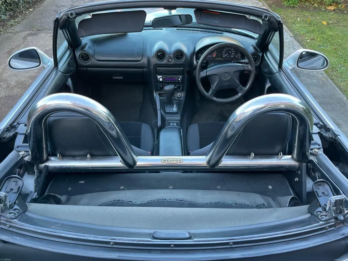 Mazda MX5 1.6 automatic convertible - Image 2
