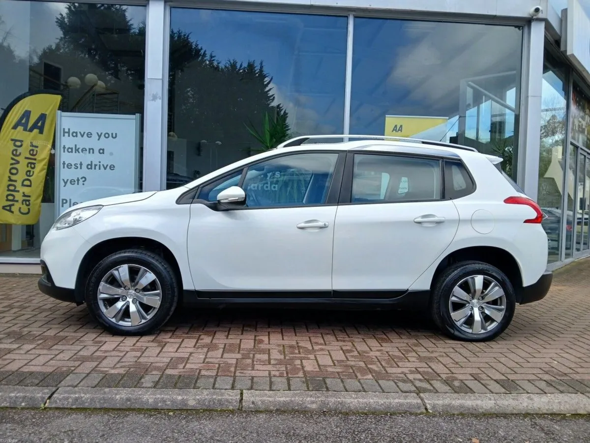 Peugeot 2008 1.4 Hdi 70 bhp Active, White, 1 owner - Image 4