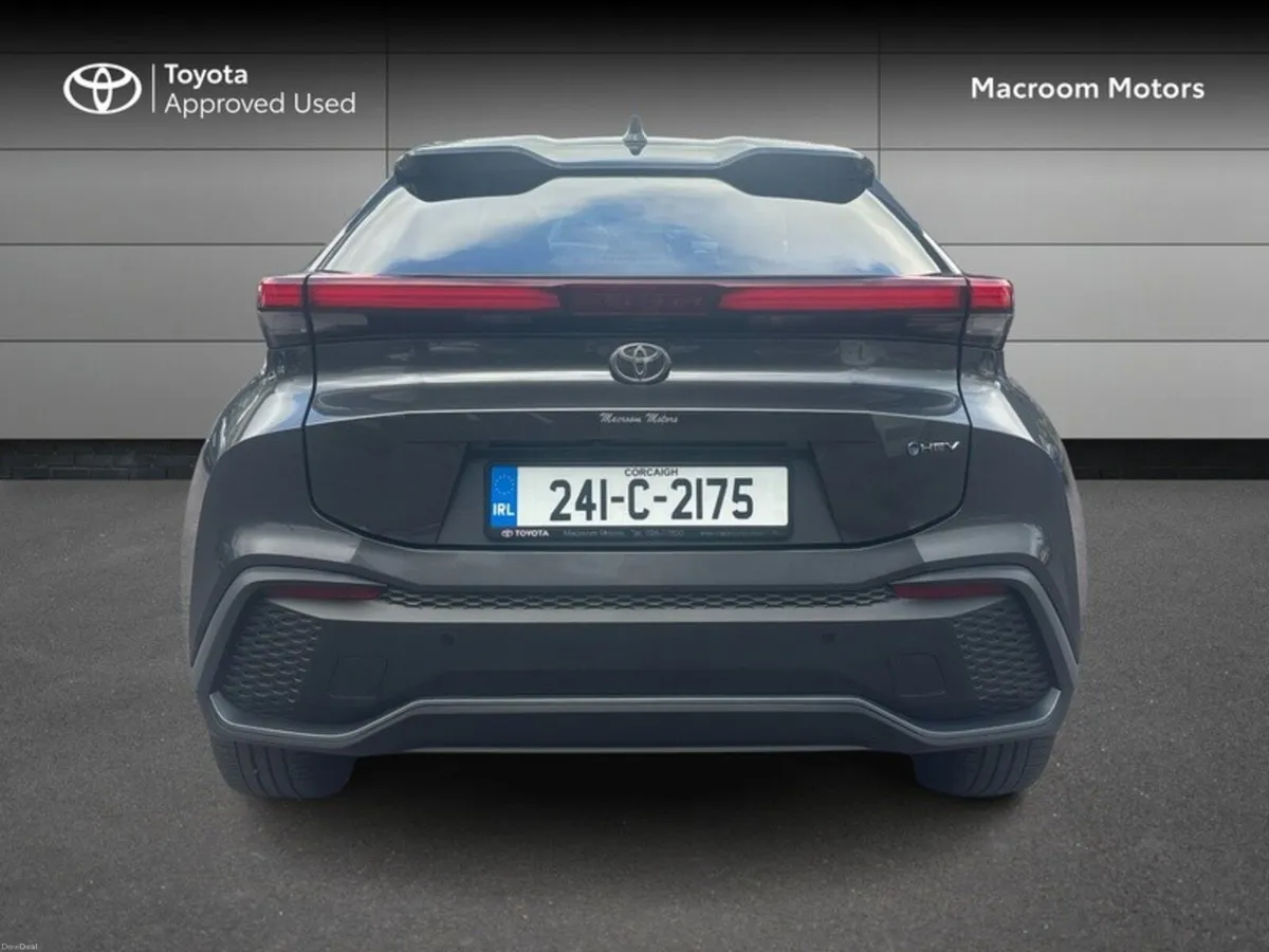 Toyota C-HR Hybrid Sport - Image 4