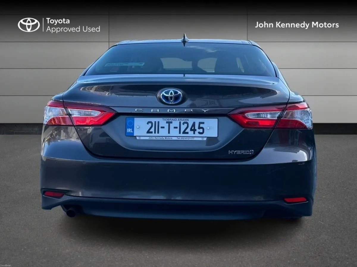 Toyota Camry HYBRID SOL - Image 4